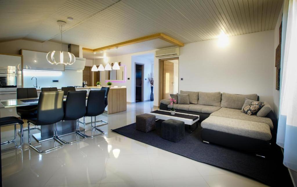 Foric Apartments With Outdoor Heated Pool Rab Town Bagian luar foto