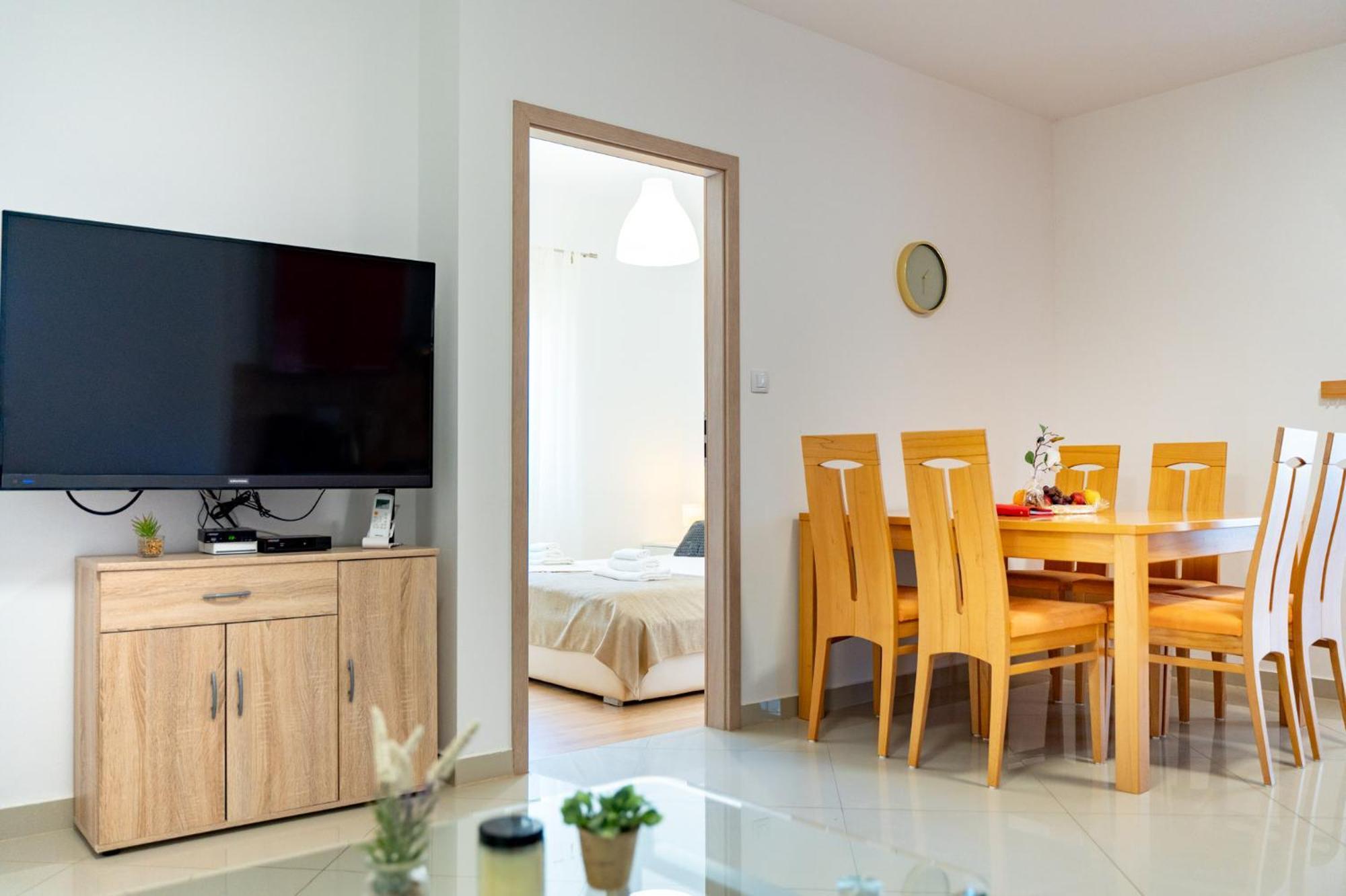 Foric Apartments With Outdoor Heated Pool Rab Town Bagian luar foto