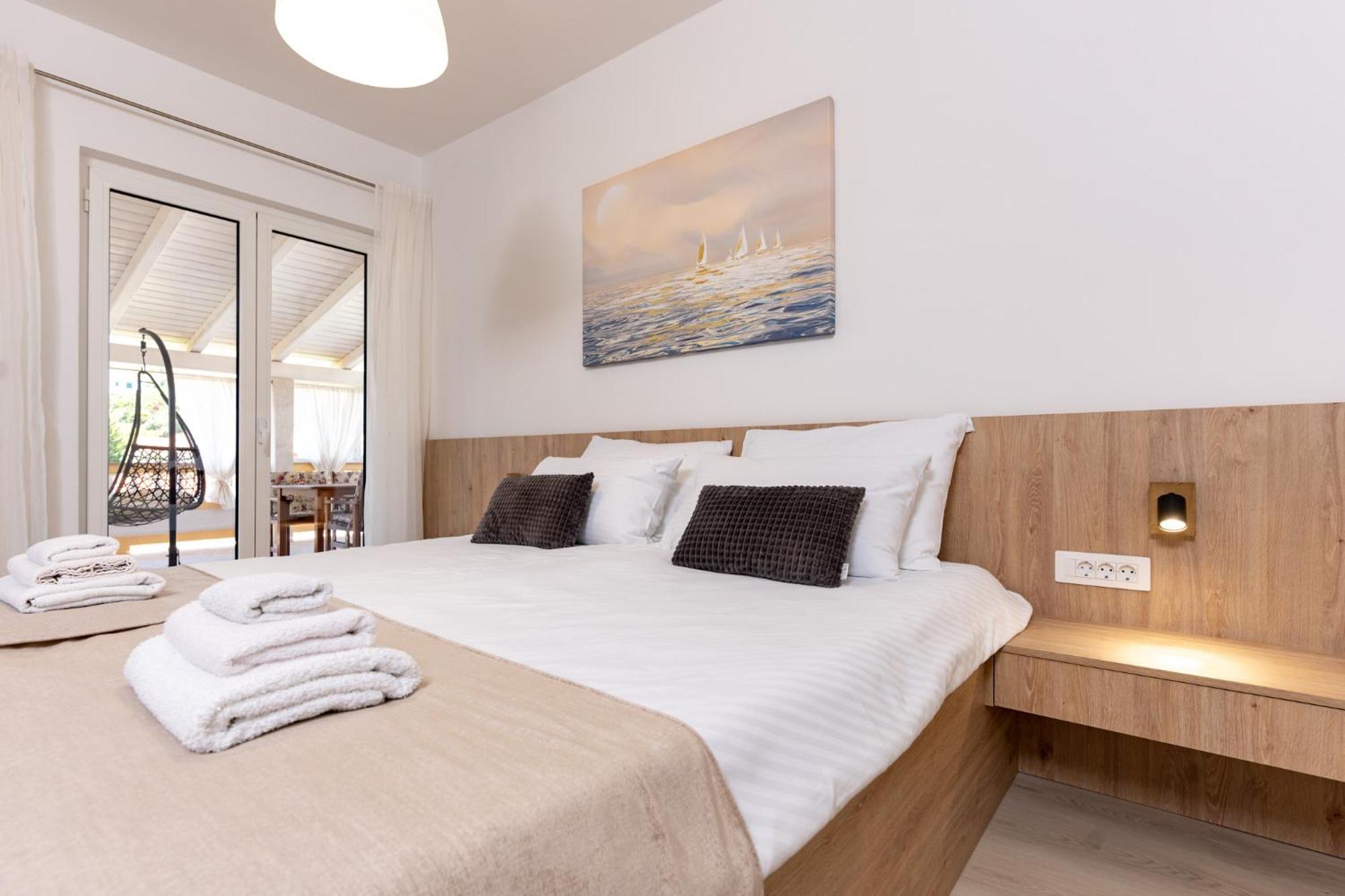 Foric Apartments With Outdoor Heated Pool Rab Town Bagian luar foto