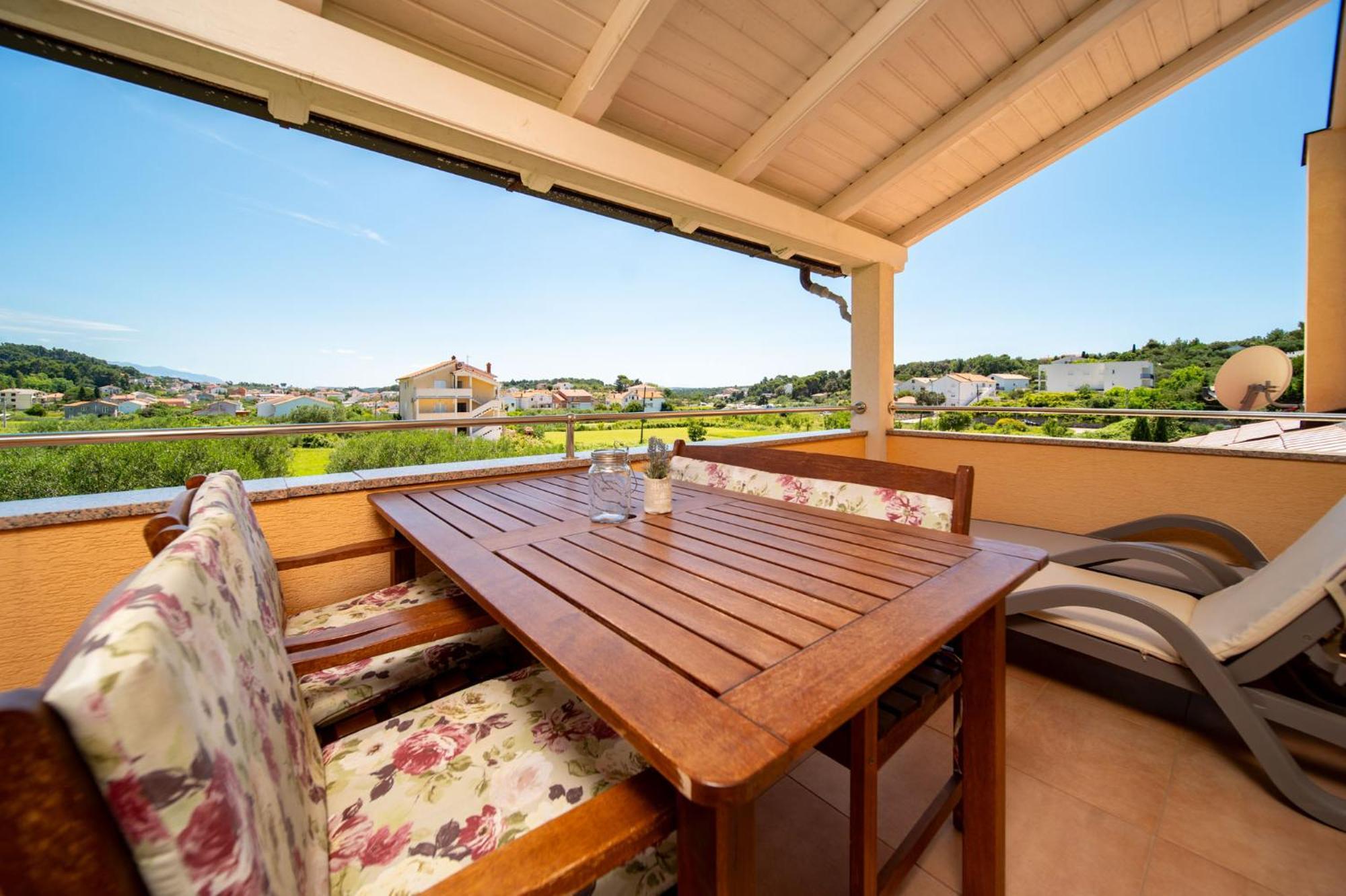 Foric Apartments With Outdoor Heated Pool Rab Town Bagian luar foto