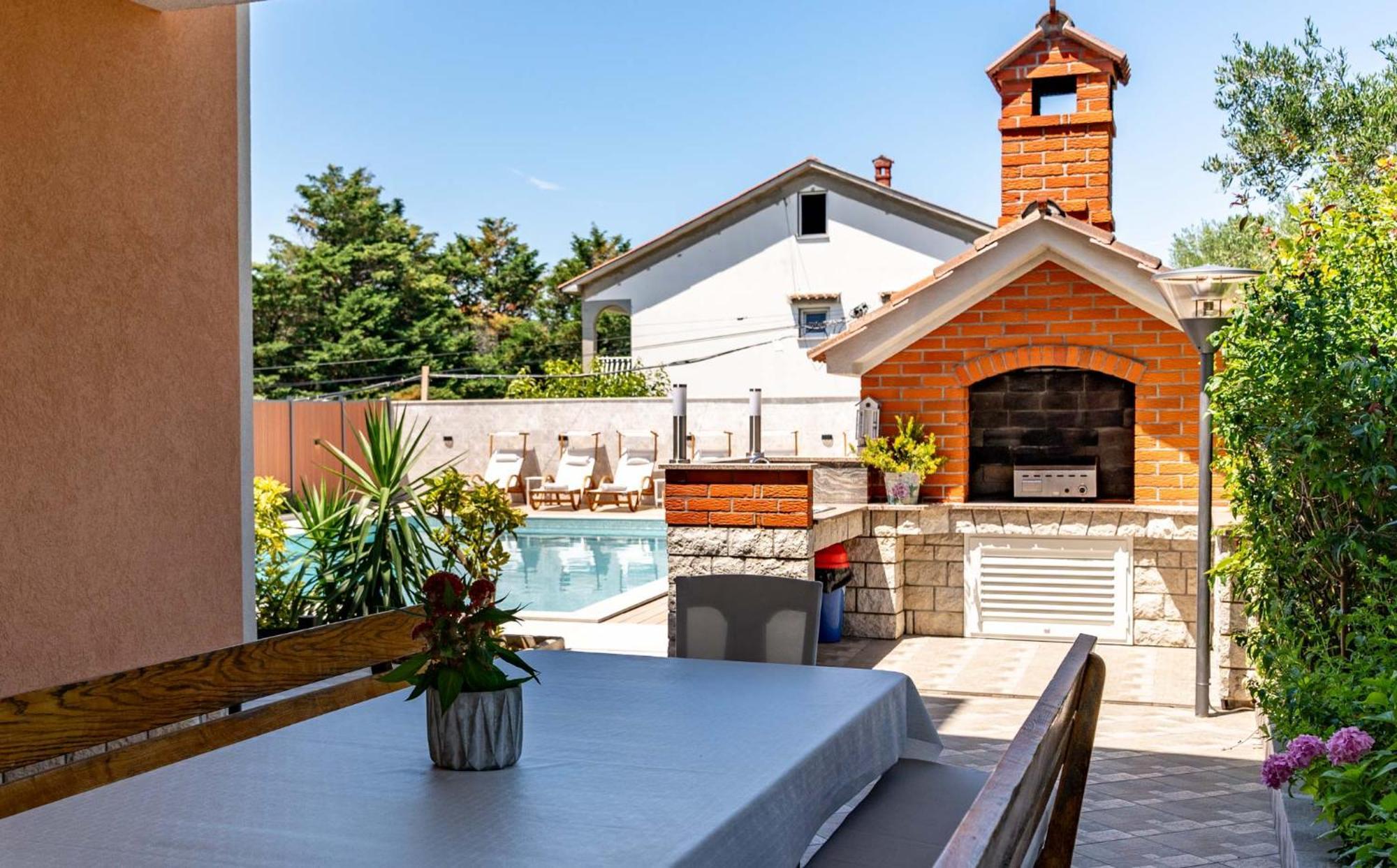 Foric Apartments With Outdoor Heated Pool Rab Town Bagian luar foto