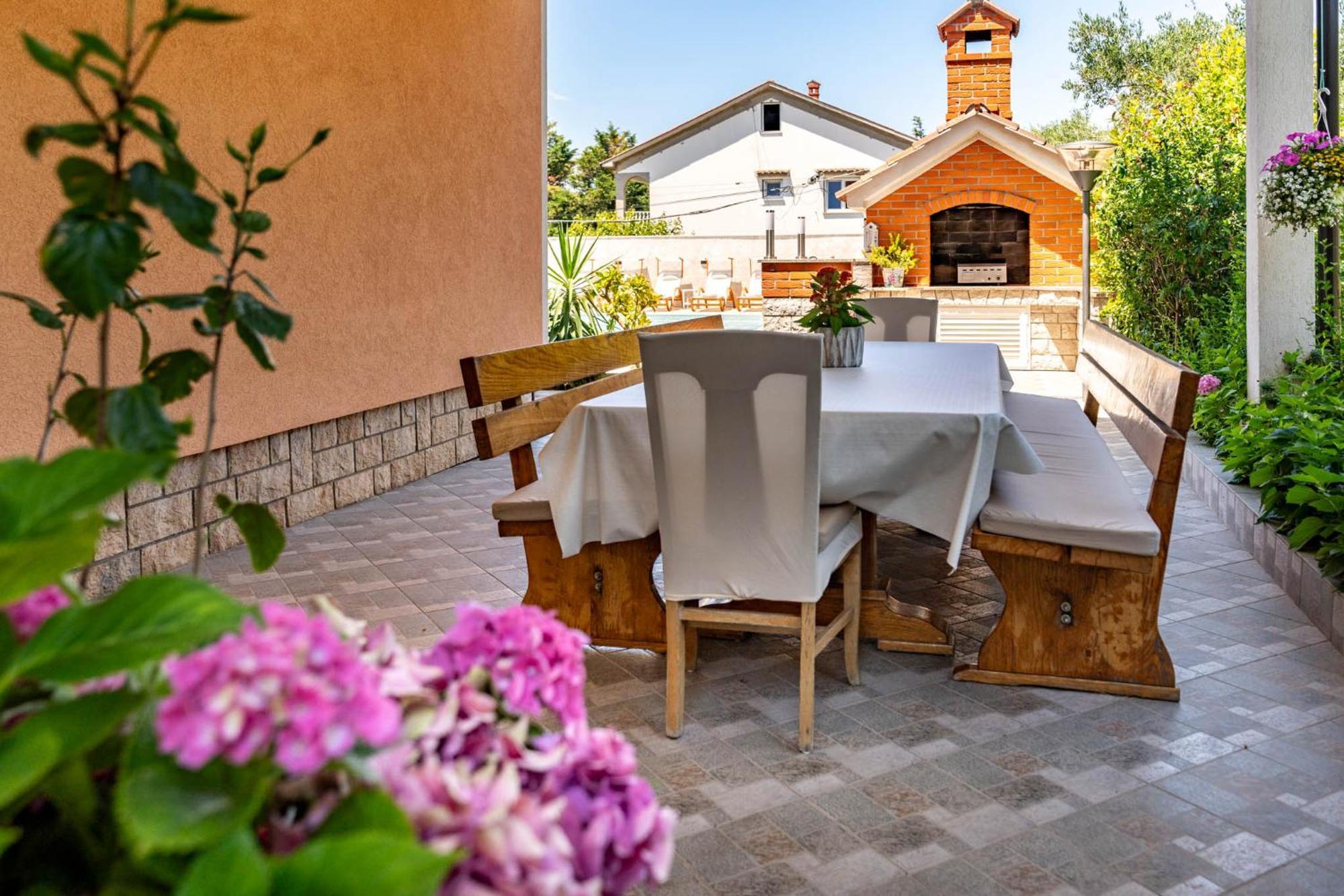 Foric Apartments With Outdoor Heated Pool Rab Town Bagian luar foto
