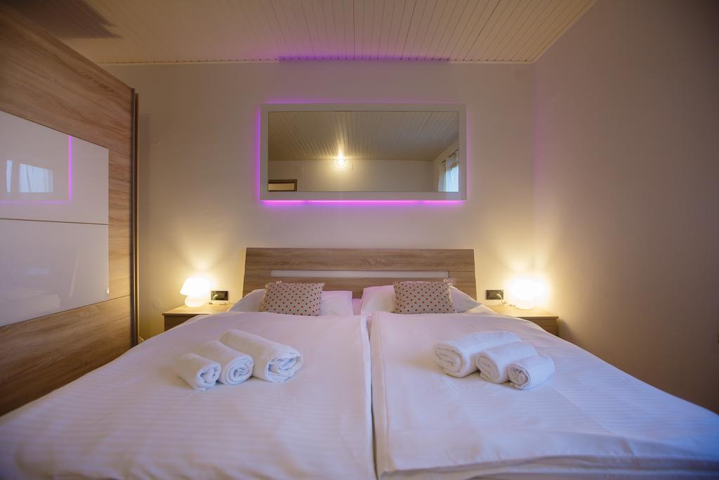Foric Apartments With Outdoor Heated Pool Rab Town Bagian luar foto